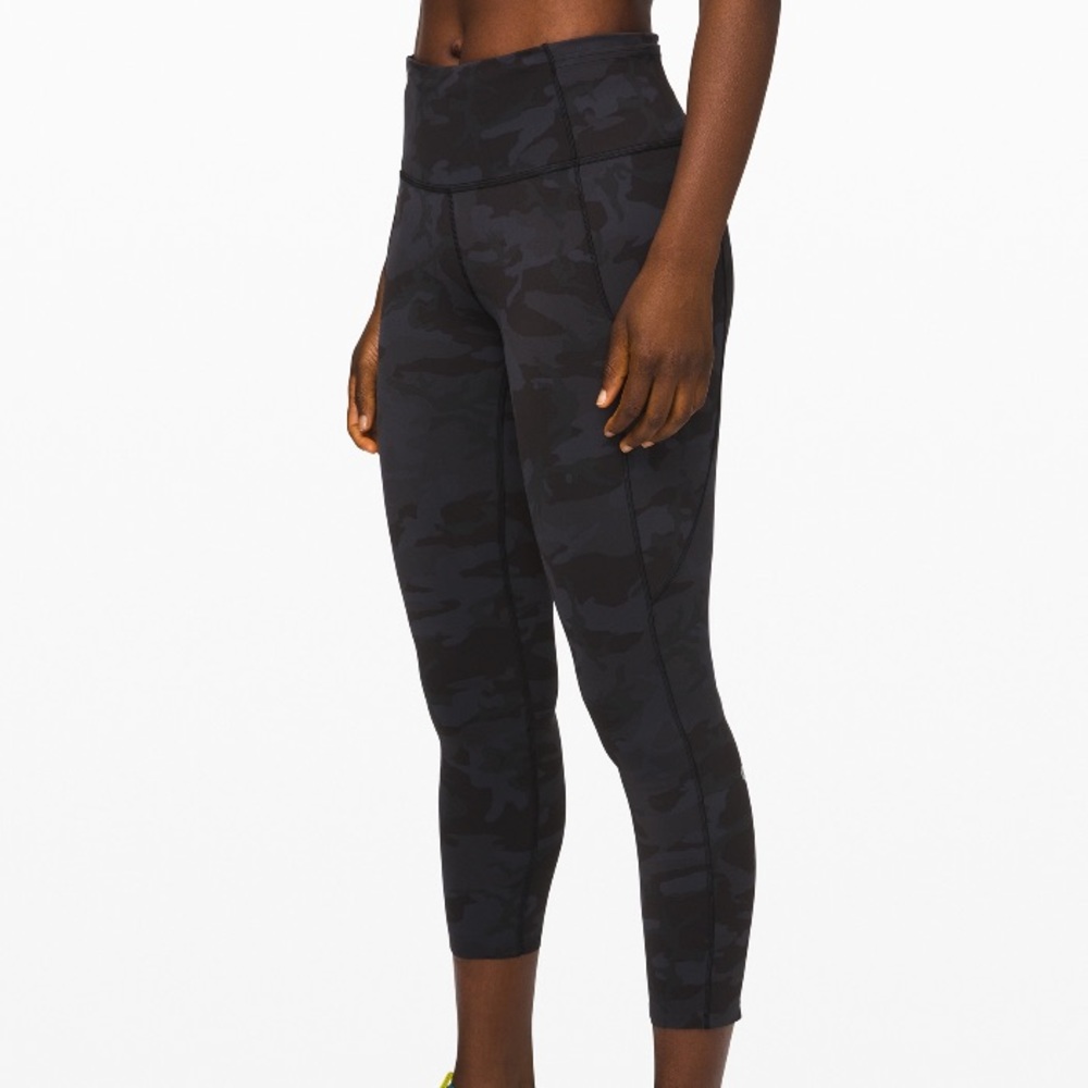 Lululemon Camo Fast and Free